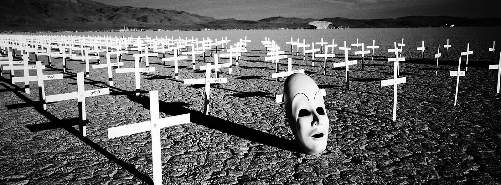 乌托邦之二（Utopia II）火人节，2006，第 9 张，田城黑白红外摄影