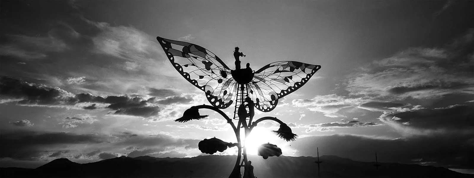 乌托邦之五（Utopia V）火人节，2009，第 15 张，田城黑白红外摄影