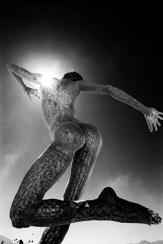 乌托邦之六（Utopia VI）火人节，2010，第 8 张，田城黑白红外摄影