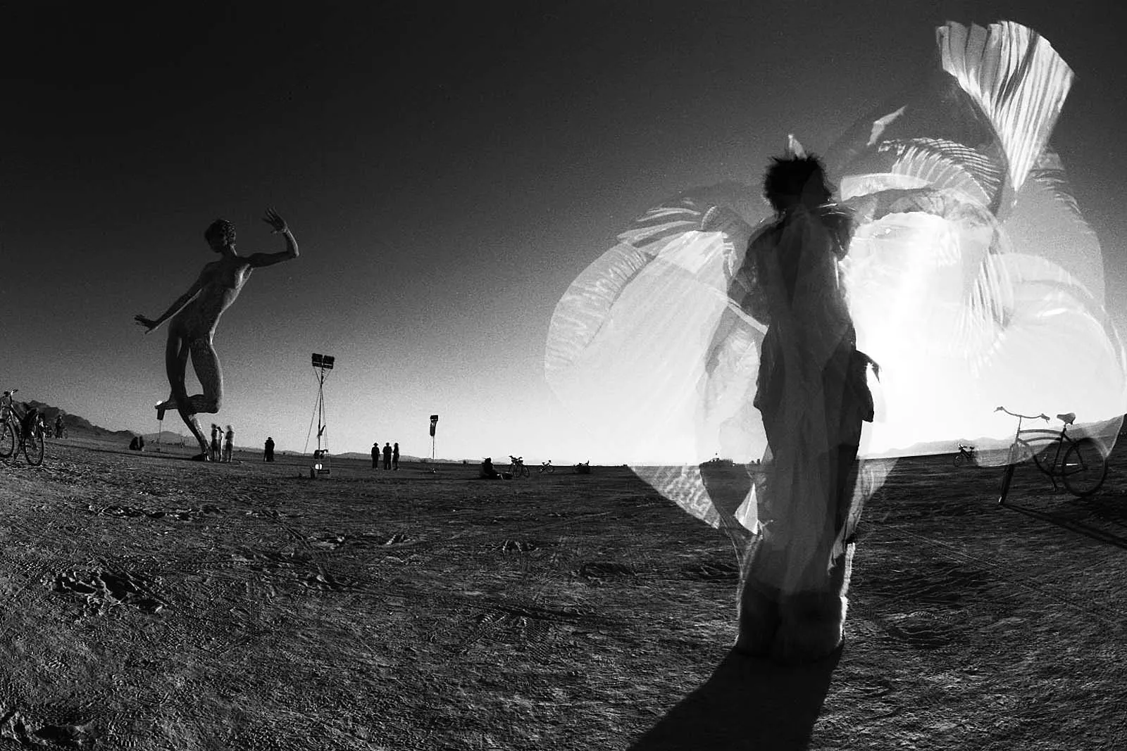 乌托邦之六（Utopia VI）火人节，2010，第 13 张，田城黑白红外摄影
