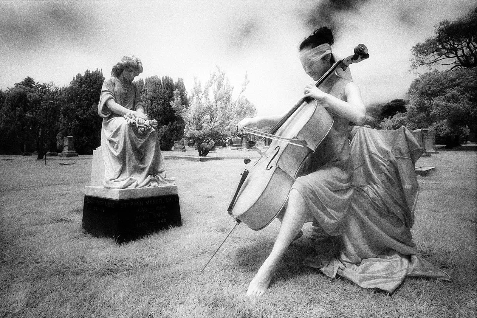 Requiem (安魂曲), California, 2011, photo 1 by Felix Tian