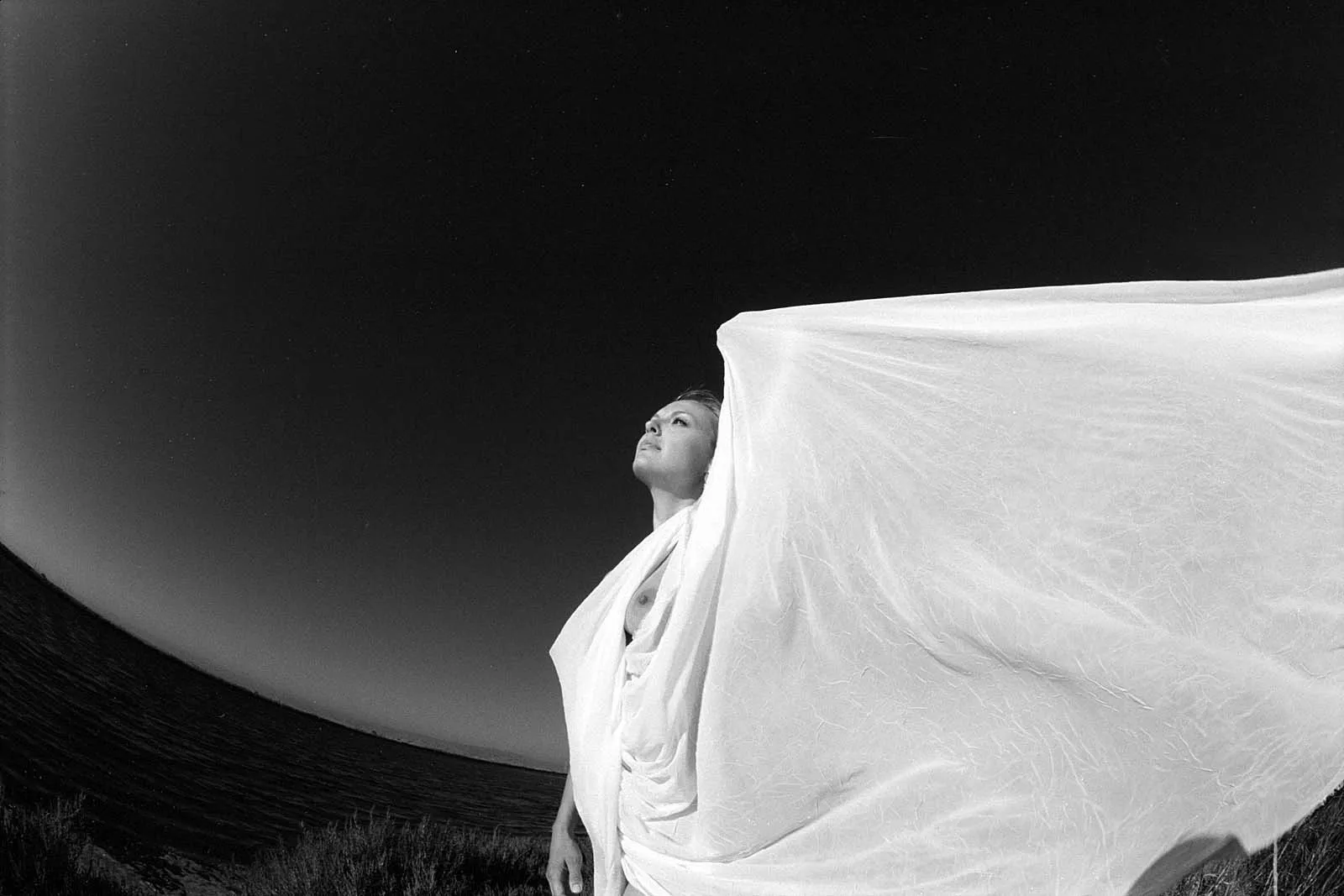 Siren (海妖), California, 2011, photo 7 by Felix Tian